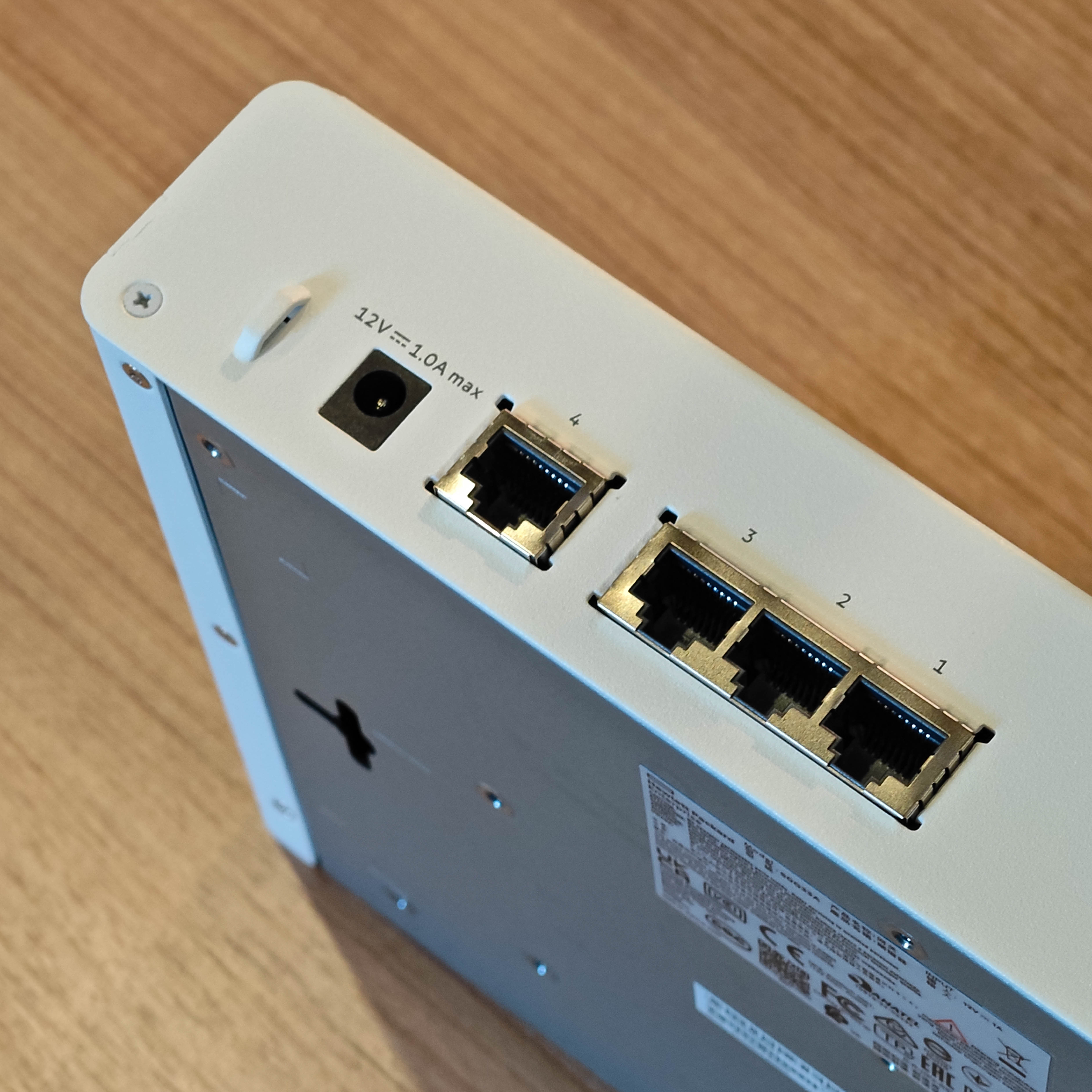 HPE-Networking-Instant-On-Secure-Gateway-SG1004