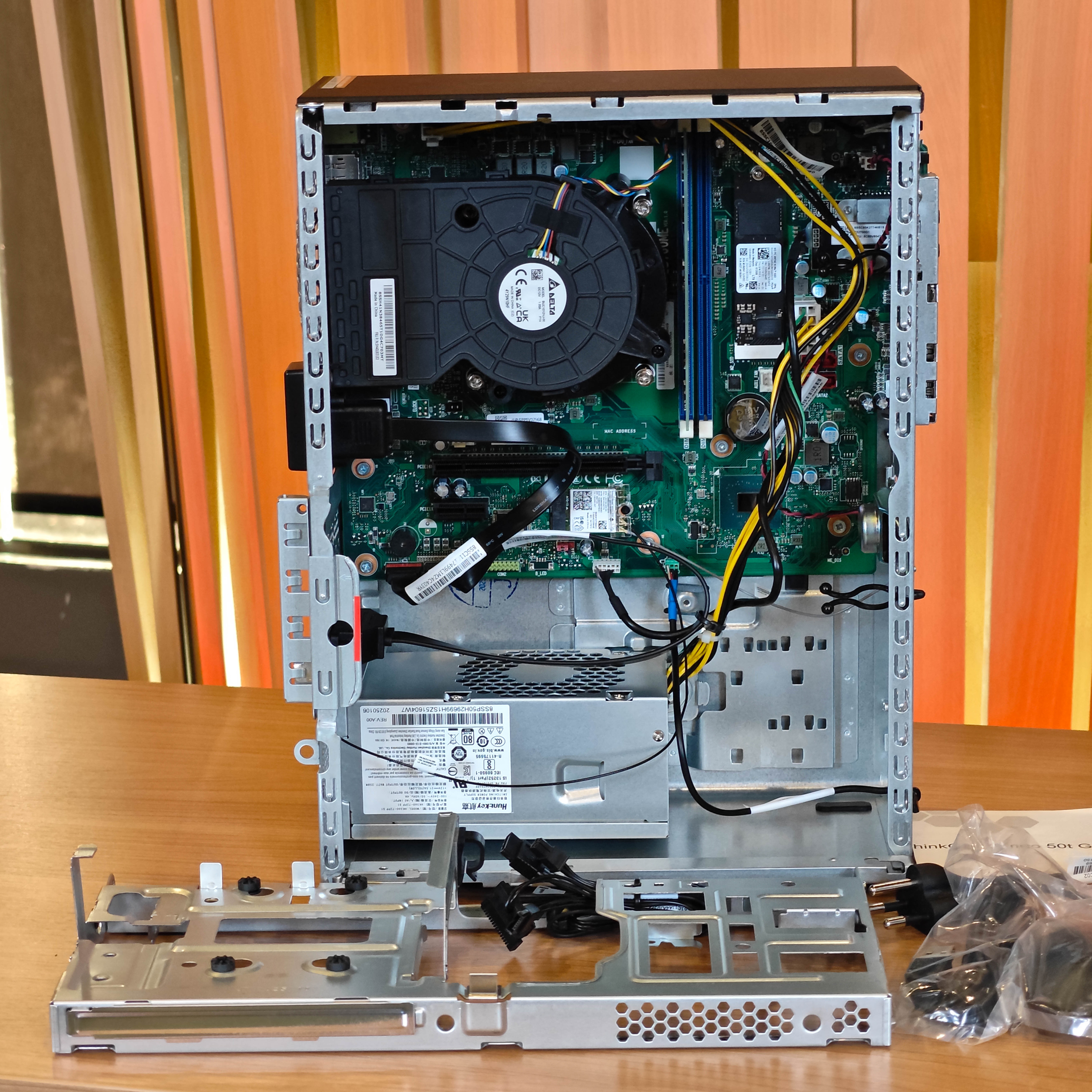 Lenovo-ThinkCentre-neo-50t-Gen5